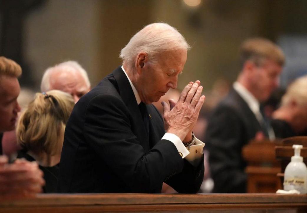 Bác sĩ cũ của TT Biden từ chối trả lời điều tra của QH
