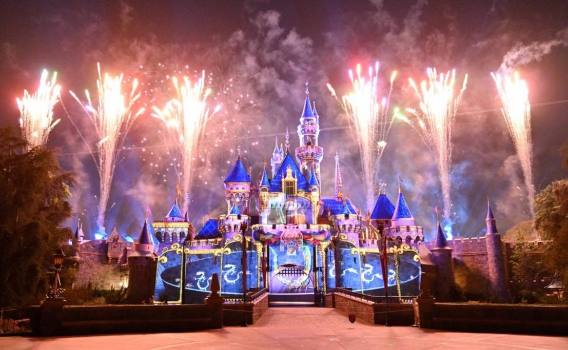 Disneyland tạm dừng các chương trình kỷ niệm 70 năm nhân dịp Halloween và Giáng sinh