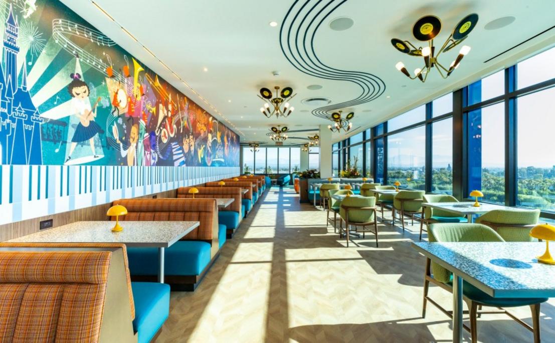 Disneyland ra mắt phòng VIP xem pháo bông