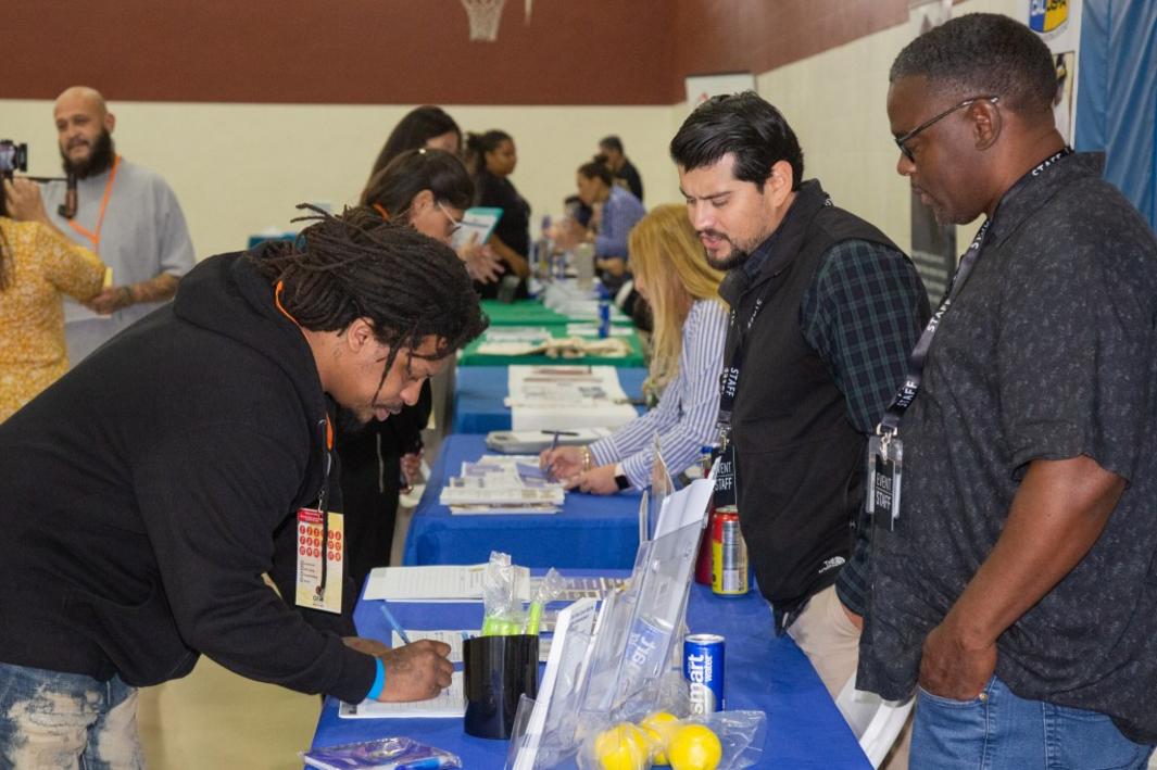 PAS L JOB FAIR 0722 2 1