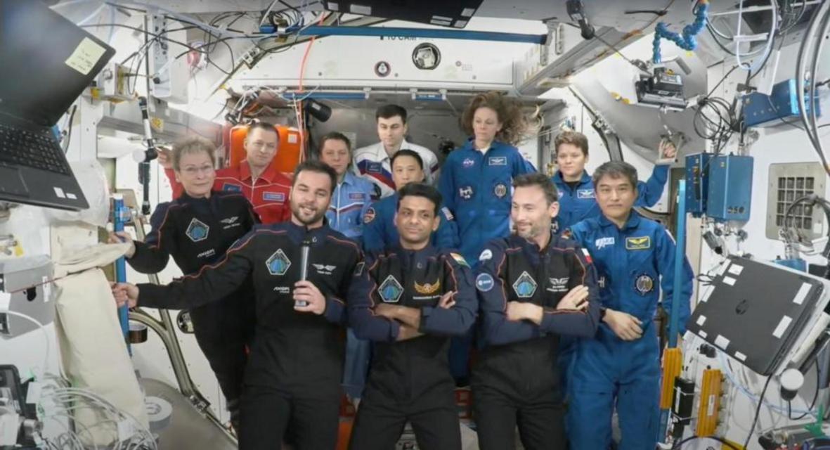 SpaceX Private Astronauts 43893 1