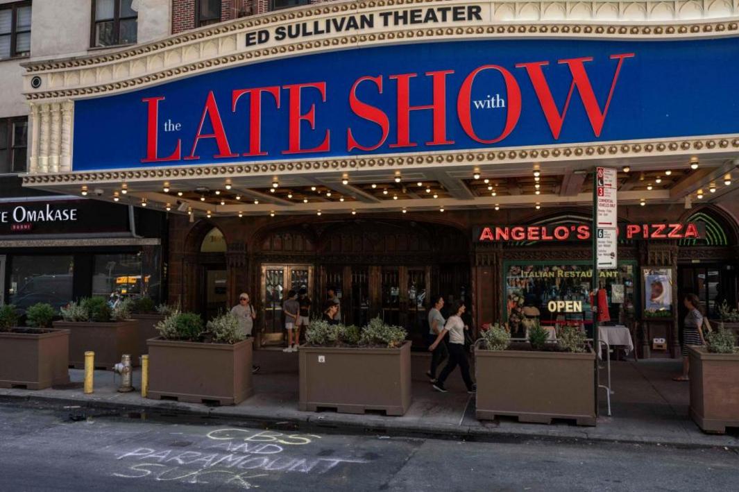 The Late Show 90438 1