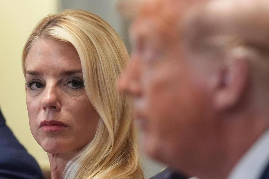 Tổng thống Trump bảo vệ Pam Bondi trước chỉ trích về vụ Epstein