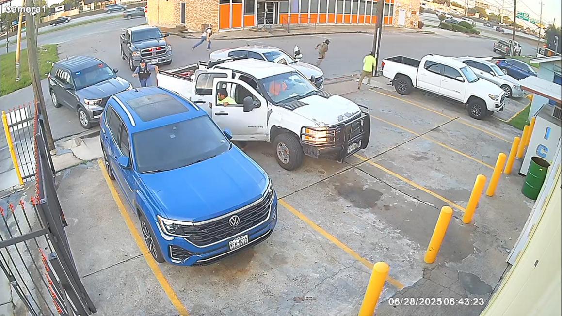 Video ghi lại hoạt động của ICE tại Houston