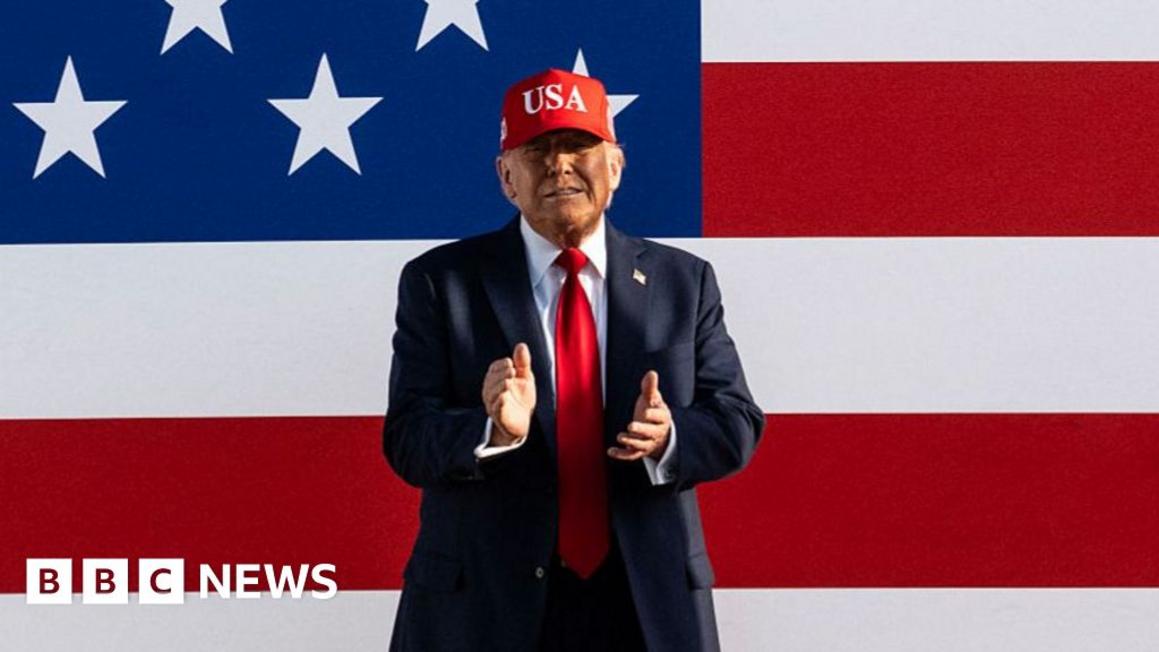TT Trump ký ban hành luật thuế và chi tiêu lớn