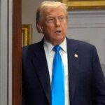 Tổng thống Trump áp thuế lên 68 quốc gia, EU cũng theo sau