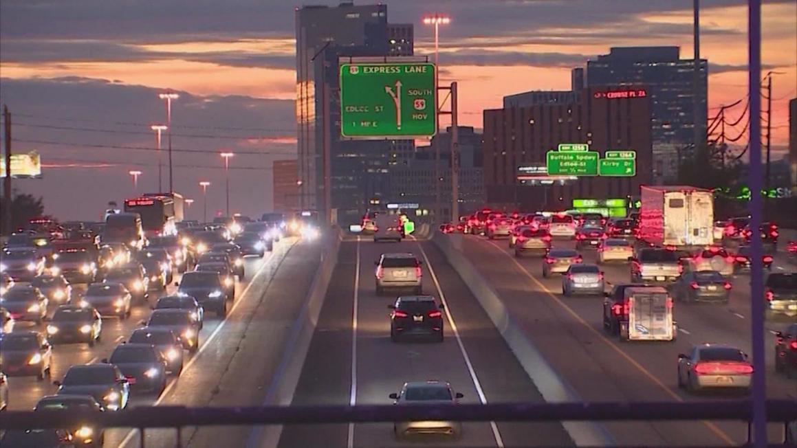 Houston siết chặt quy định về làn đường HOV trên xa lộ Eastex để giảm ùn tắc