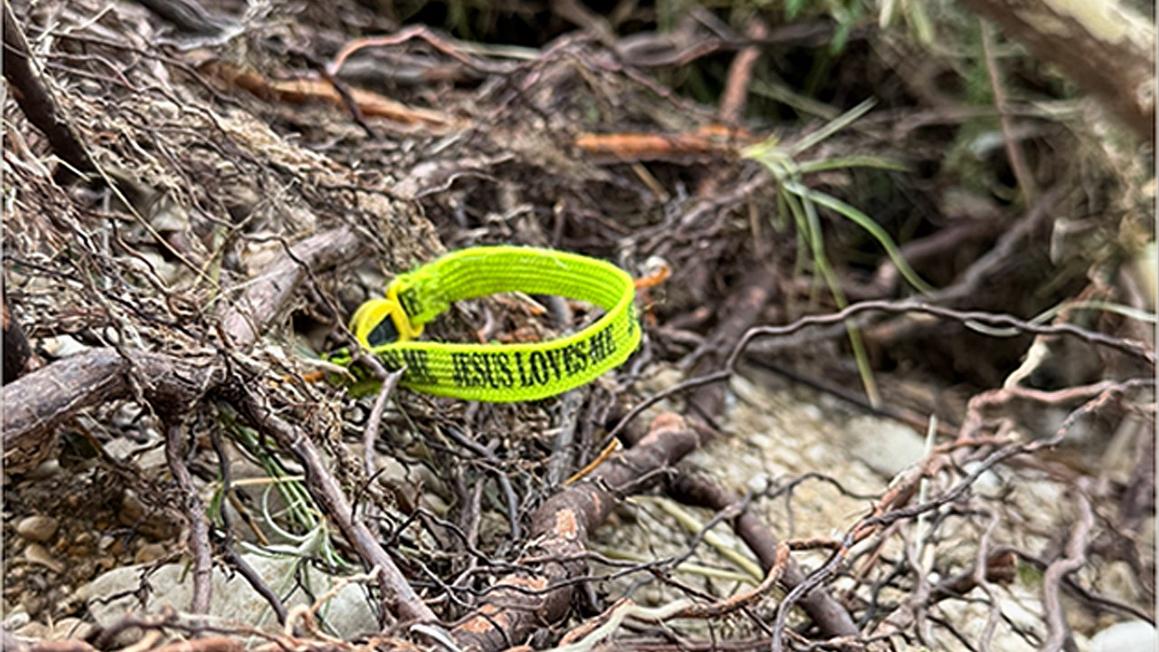 fa5124c9 kerrville texas flood damage jesus loves me bracelet