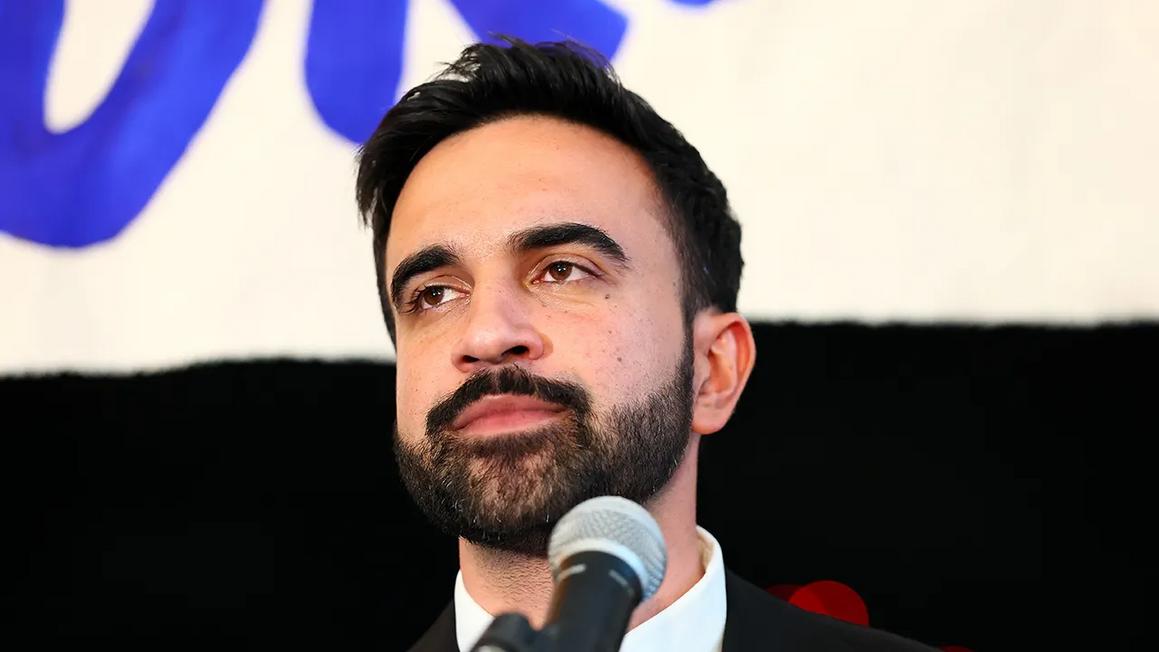 Dân biểu NY so sánh đối thủ với TT Trump
