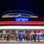 Hàng quán Tesla ở Hollywood: Thu hút khách nhưng gây tranh cãi
