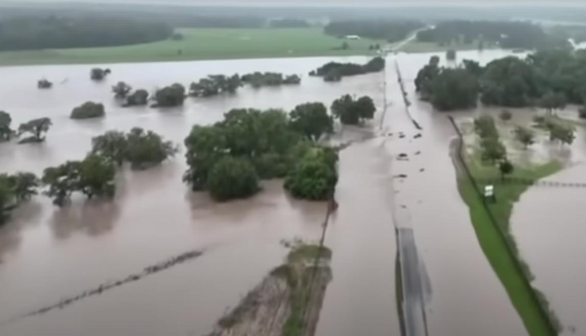 Thượng nghị sĩ Texas đề xuất dùng còi báo động để giảm thiểu thiệt hại lũ lụt