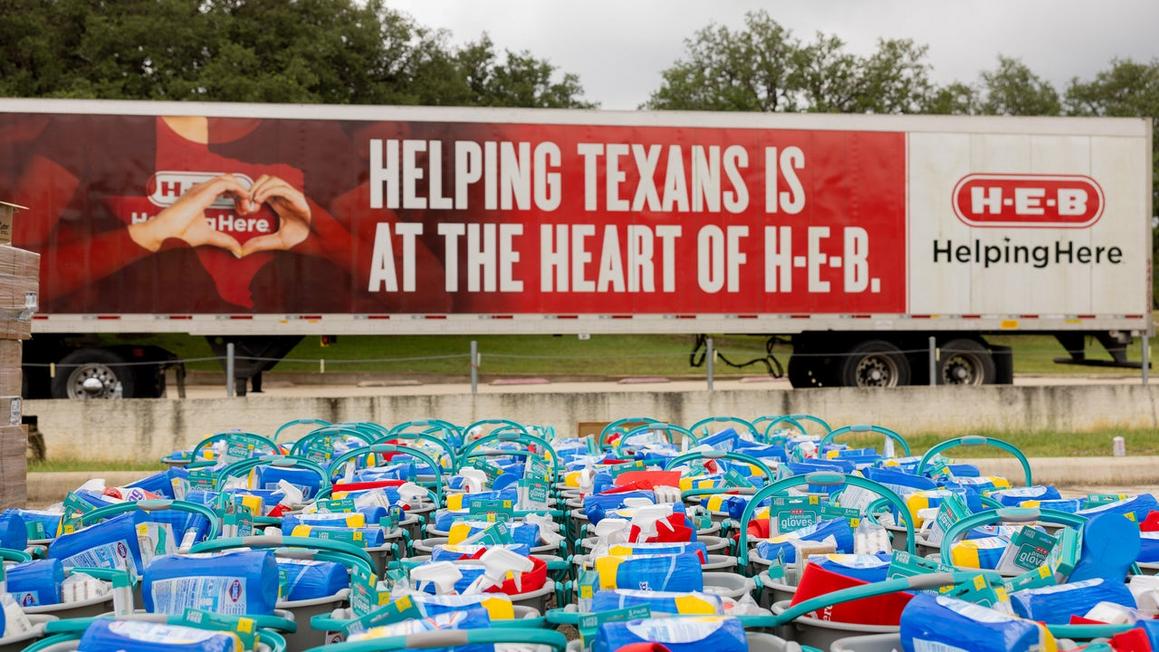 H-E-B và Butt Family Quyên  Triệu Cho Cứu Trợ Lụt Texas