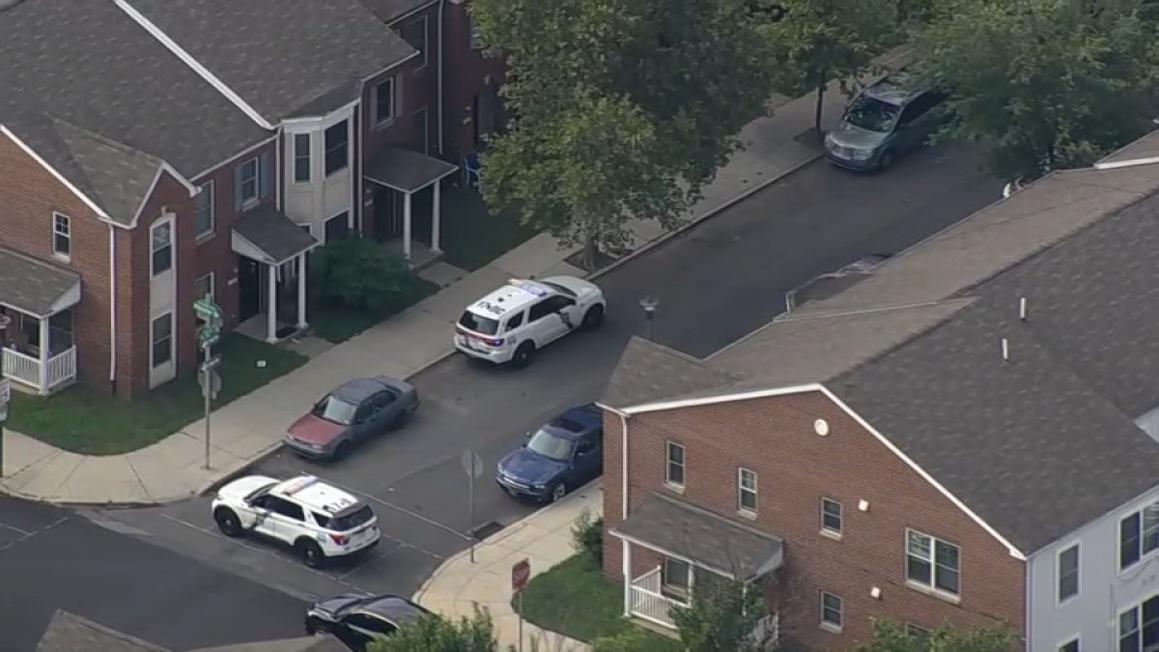 police stabbed s philly 1 1