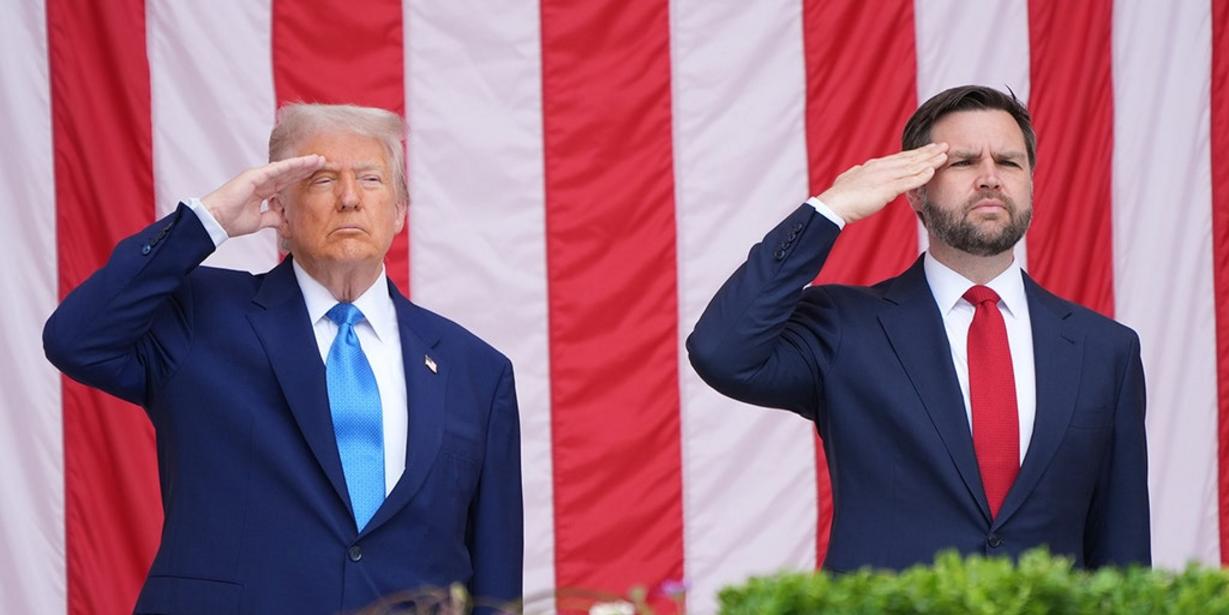 TT Trump vinh danh đội bay tấn công Iran tại Tòa Bạch Ốc