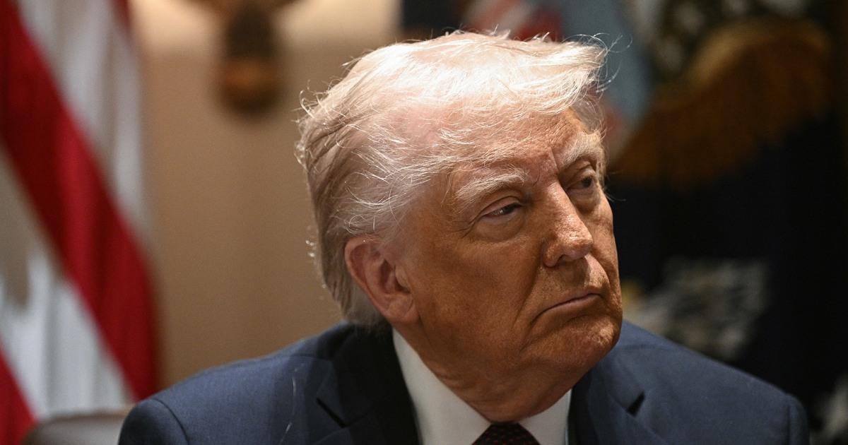 T.Thống Trump họp nội các giữa lúc Texas lụt