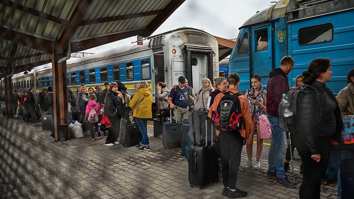 ukrainians flee war