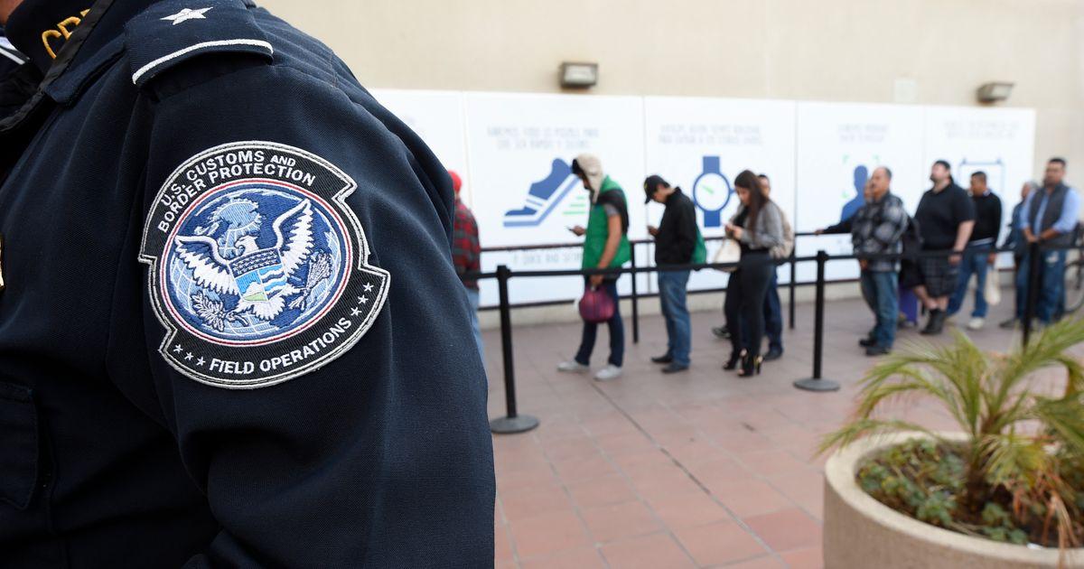 urnpublicidap.org68df7fede2a9b67317553502017d77b3Customs Officers Smuggling Charges 26369