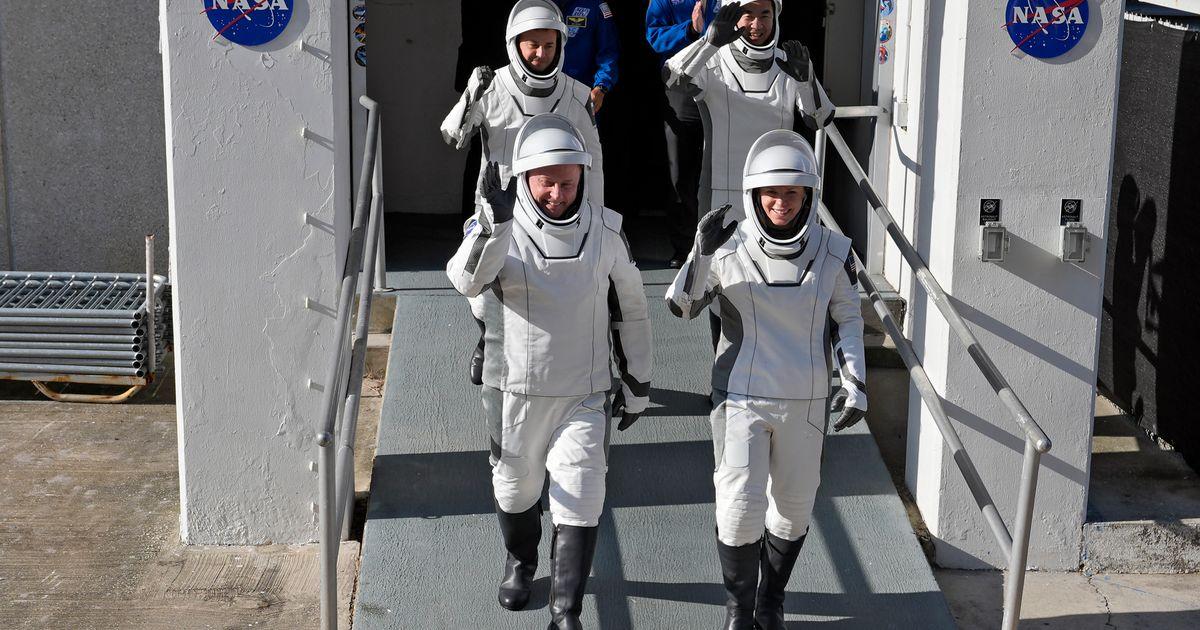 Mây dày khiến NASA và SpaceX hoãn vụ phóng phi hành gia lên ISS
