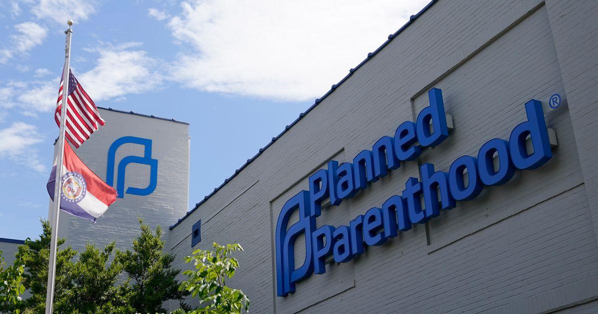 urnpublicidap.orged41fcdc824573c51b66571dacbe7a8fPlanned Parenthood Funding Cuts 08258 1