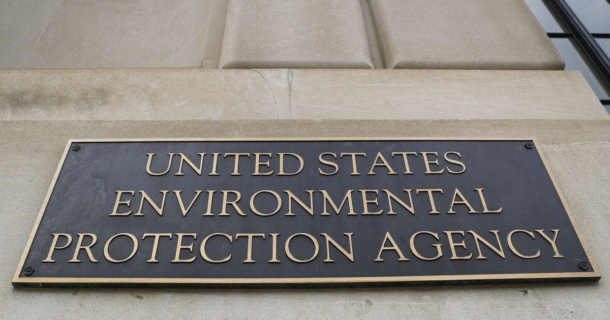 EPA Đình Chỉ 139 Nhân Viên Phản Đối Chính Sách Thời Trump