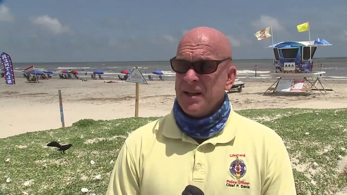 Galveston: Trưởng phòng tuần tra bãi biển bị sa thải