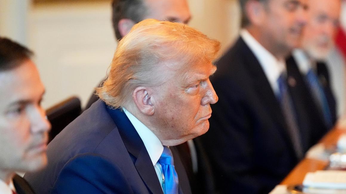 TT Trump áp thuế 25% lên hàng hóa từ Nhật, Nam Hàn