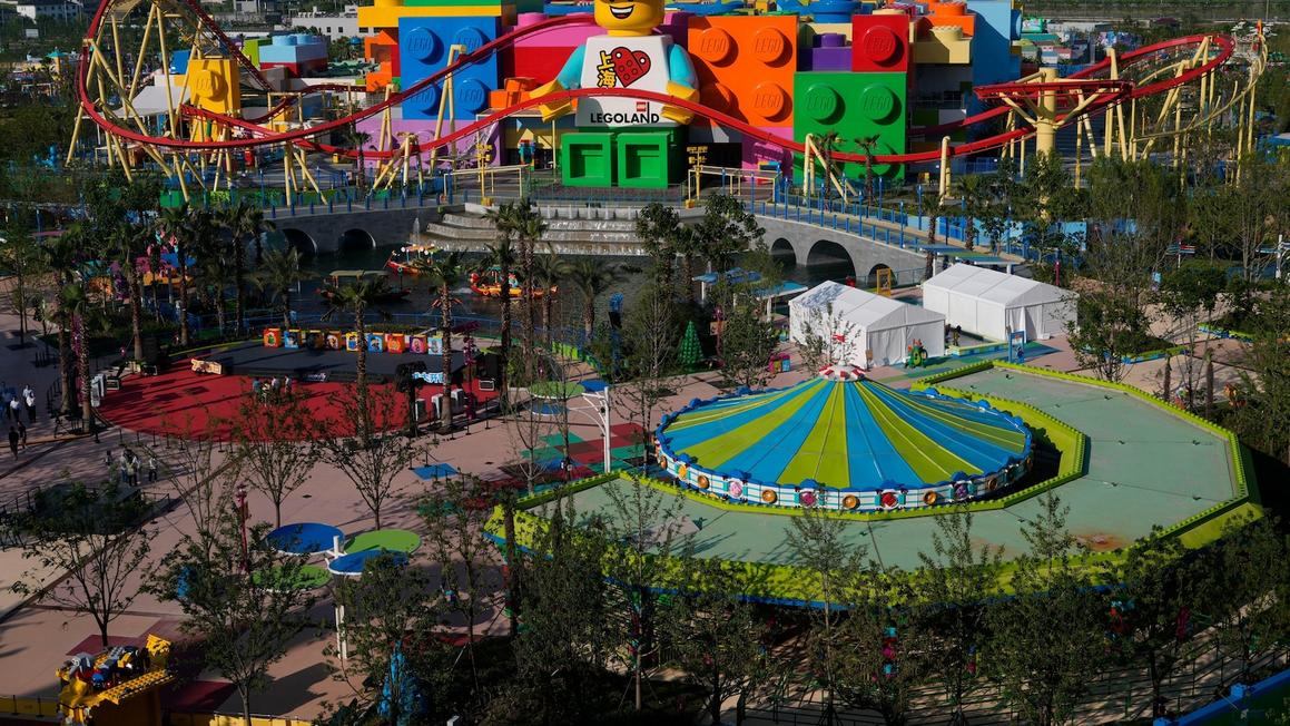 Công viên Legoland lớn nhất thế giới mở cửa ở Thượng Hải