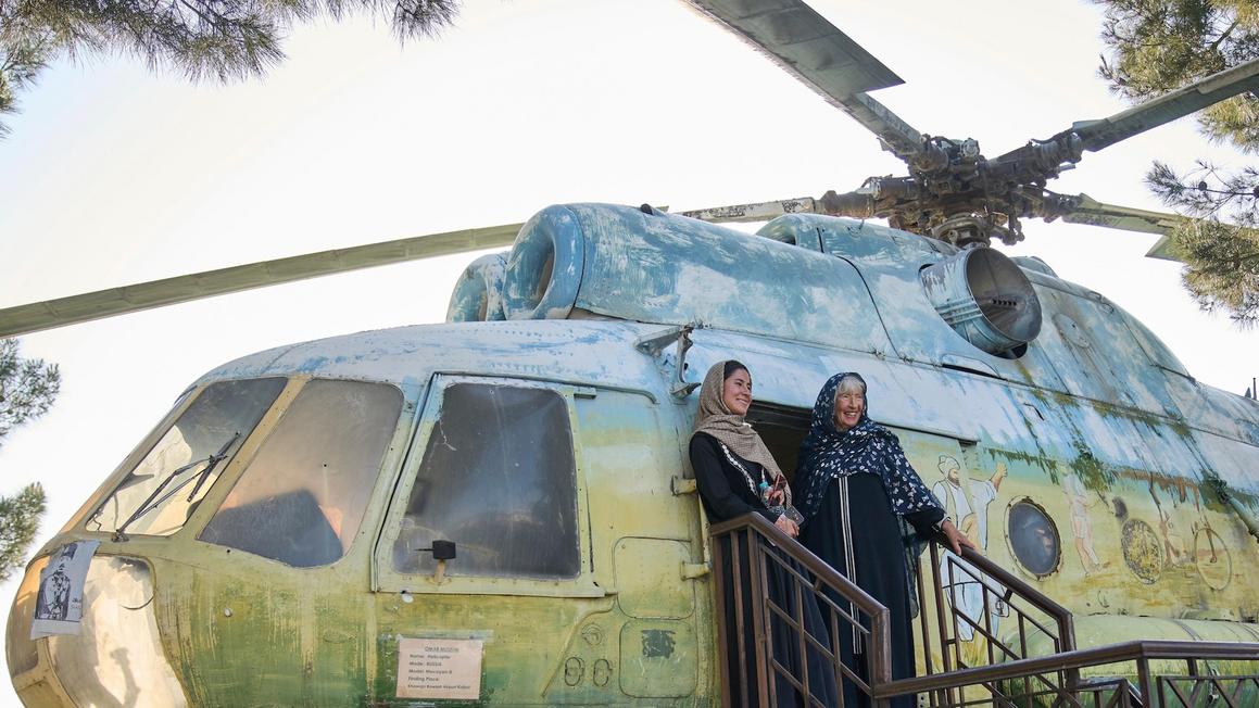 Hướng Dẫn Viên Du Lịch Nữ Tại Afghanistan Dẫn Dắt Các Nhóm Riêng Cho Phụ Nữ