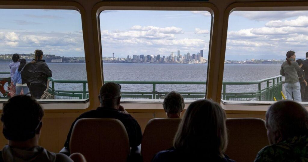 Chuyến Phà Từ Seattle: Tìm Lại Bình Yên Giữa Biển Rộng