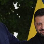 Trở lại Phòng Bầu Dục, Tổng thống Zelenskyy mặc áo blazer còn Tổng thống Trump không lớn tiếng