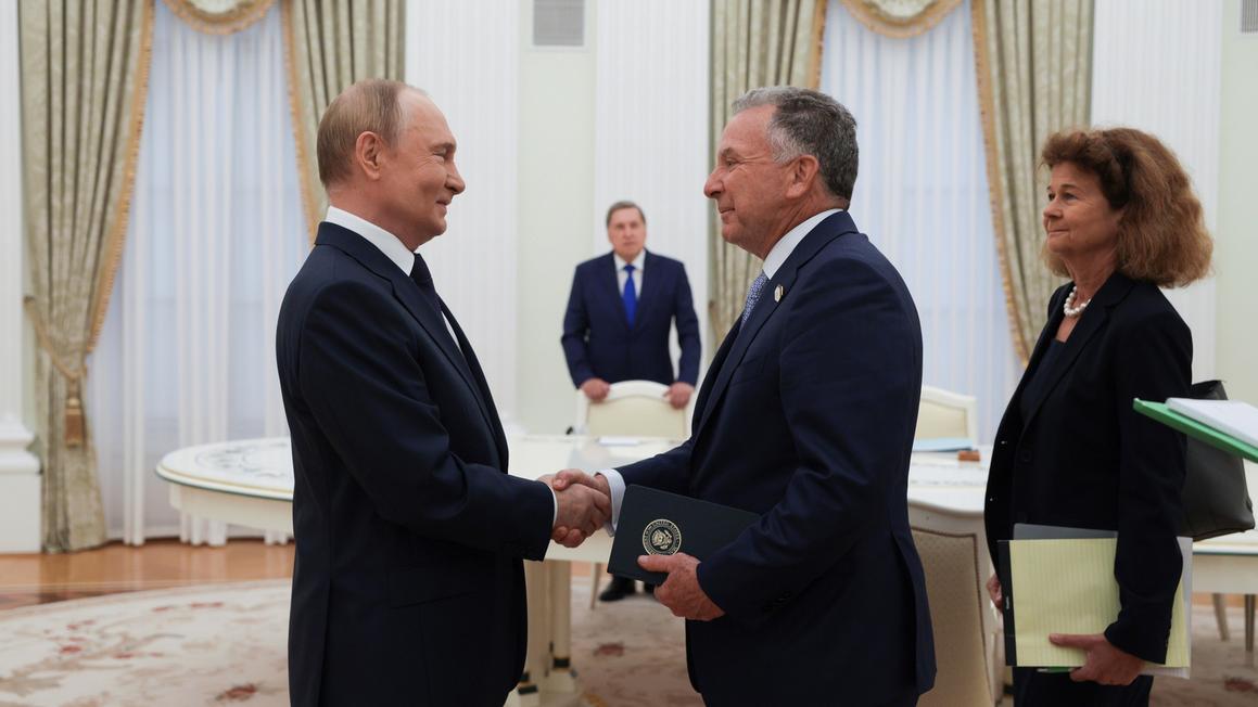 17449919 080625 cc ap putin witkoff img