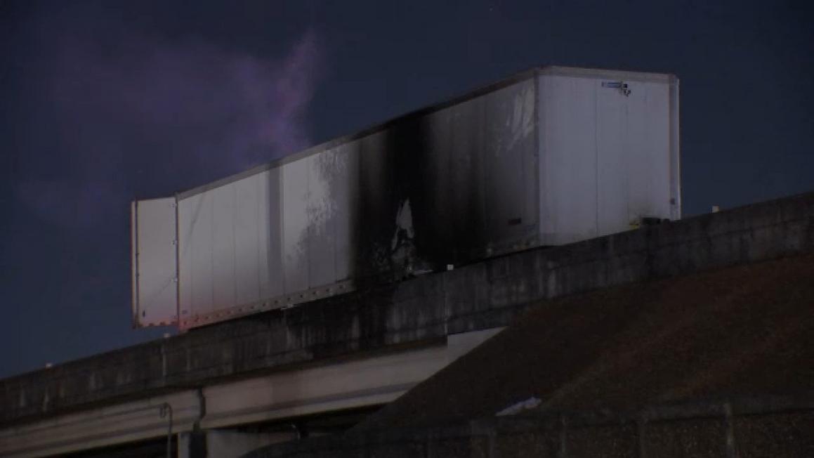 17451274 080625 ktrk north fwy heavy truck ax img
