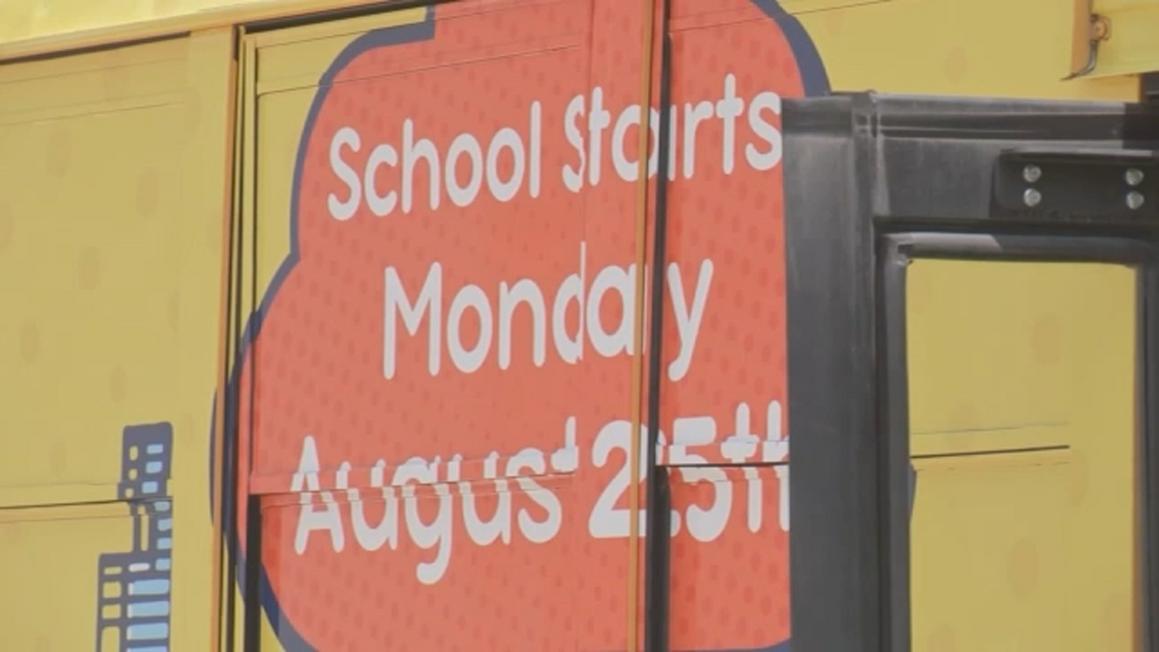 17526750 081325 wpvi school starts sign img