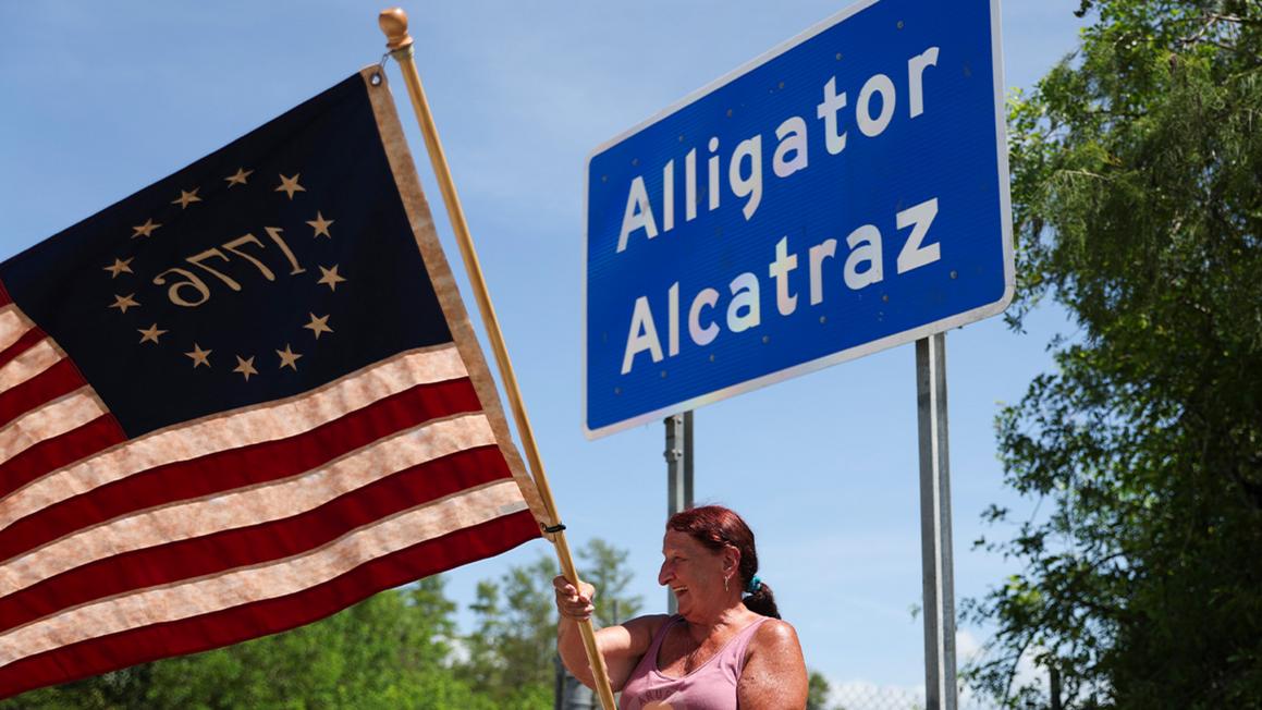17572606 081725 ap alligator alcatraz img