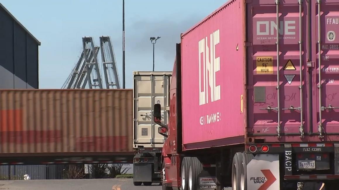 17620752 082225 kgo semi trucks img