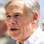 Thống Đốc Texas Greg Abbott kiện Chủ tịch Nhóm Dân Chủ Hạ Viện Tiểu Bang
