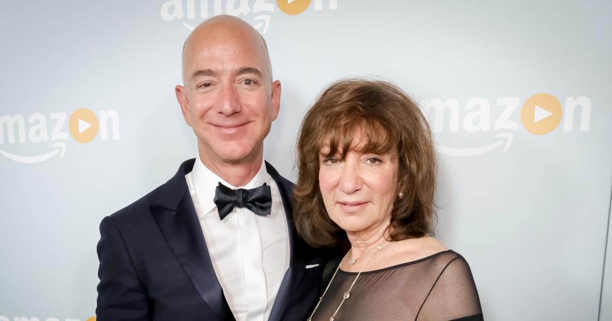 250815 jeff jacklyn bezos mn 1005 51cfcd