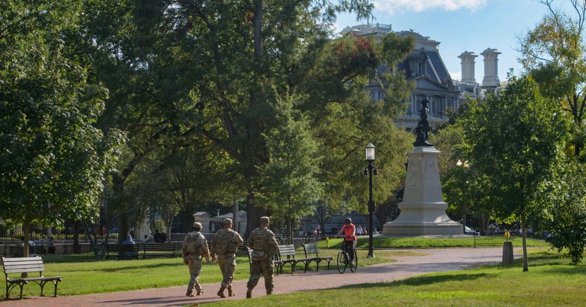 250825 Lafayette Park ew 948p ea4337
