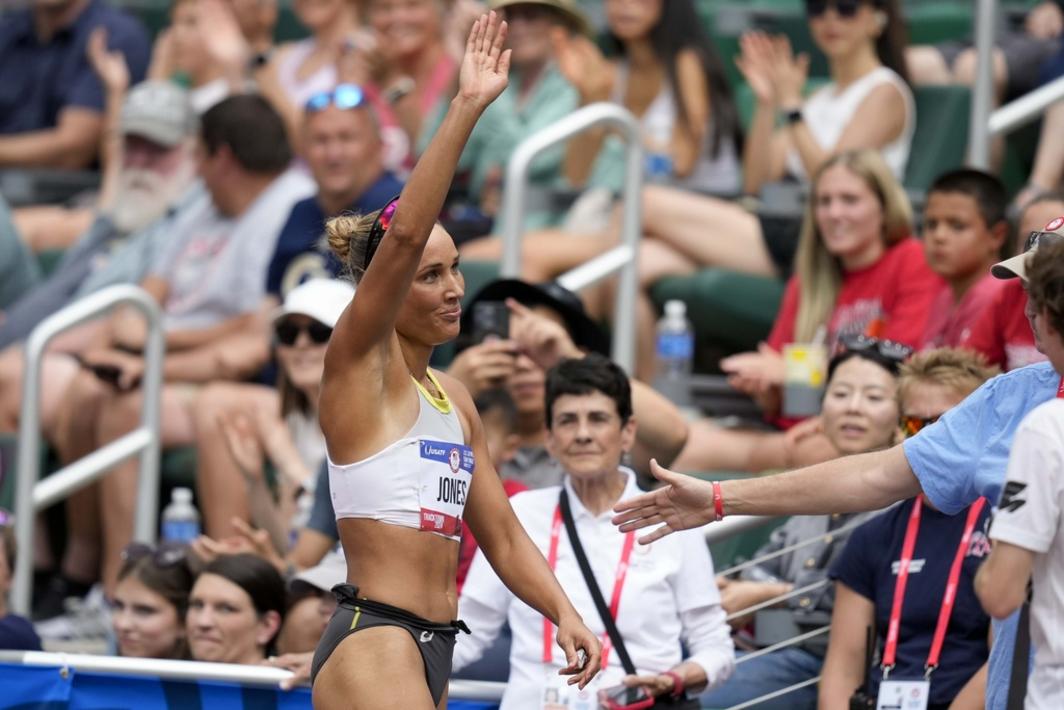 Tử vi ngày 5/8/2025: Lolo Jones, thái độ nhiệt tình dễ gây rắc rối