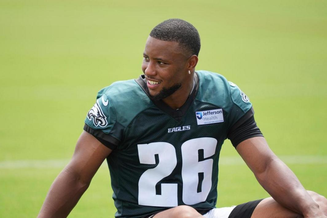 Eagles Camp Football 26619 1