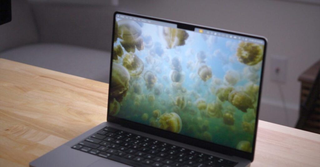 Jeffs Studio Setup 14 inch MacBook Pro 02