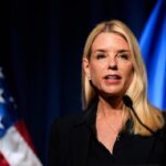 Hàng chục ngàn sinh viên mất ưu đãi học phí vì chính sách nhập cư của Tổng thống Trump