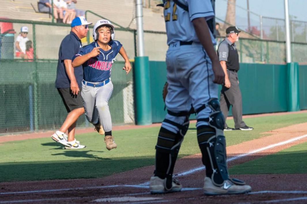 Đội Golden Hill Little League (Fullerton) Thua Honolulu 1-0 Tại Vòng Khu Vực West