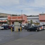 Quan chức Liên bang dùng xe tải để bắt giữ 16 người nhập cư tại Los Angeles