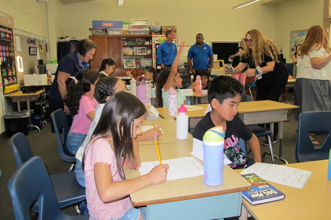PAS L PUSD FIRST DAY 0819 03 425771
