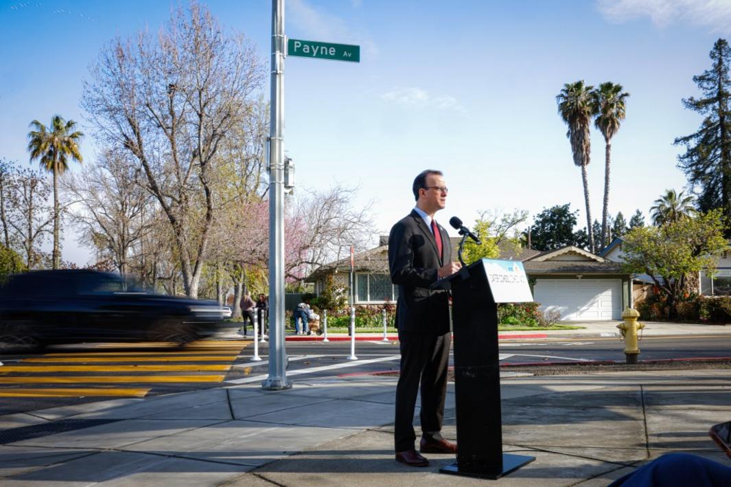 SJM L SCHOOLZONES 0328 4