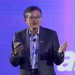 Donald Trump yêu cầu CEO Intel từ chức, cổ phiếu hãng lao dốc