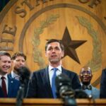 Dân Biểu Texas Bị Chỉ Trích Vì Bình Luận Về Dân Biểu gốc Á