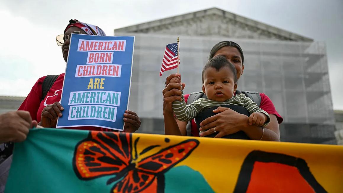 birthright citizenship protest outside supreme court 2