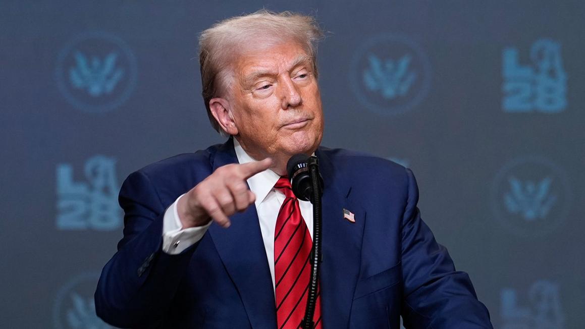 donald trump pointing